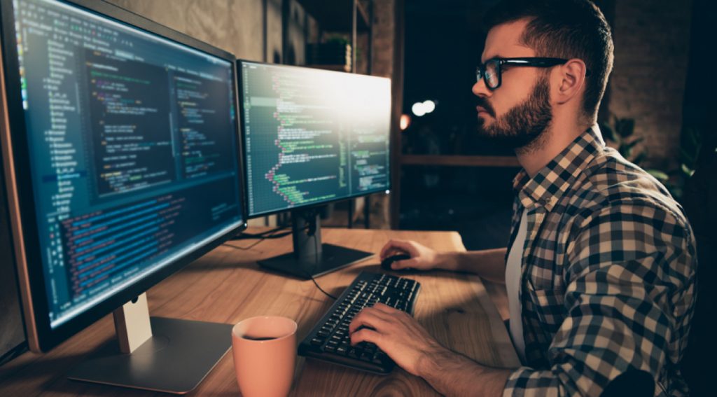 Merits and Demerits of Outsourcing Freelancers for Business