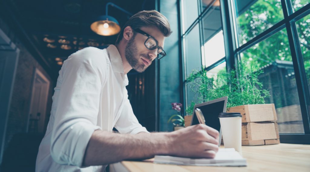 Factors to Consider while Hiring a Content Writer